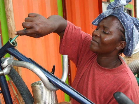 Namibia: Gertrud has trained to become a bike mechanic 